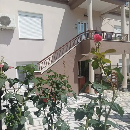 Meteora Quiet House